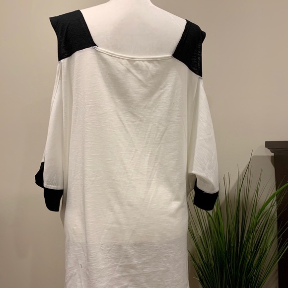 LINKSHE Cold Shoulder T-Shirt - Picture 3 of 3